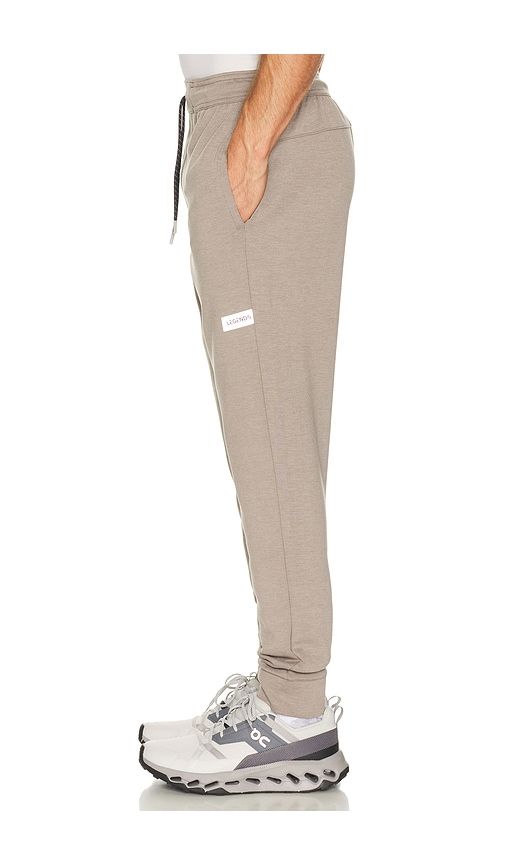 Hawthorne Tech Jogger in Grey. - size L (also in M, S, XL/1X) - Legends - Modalova