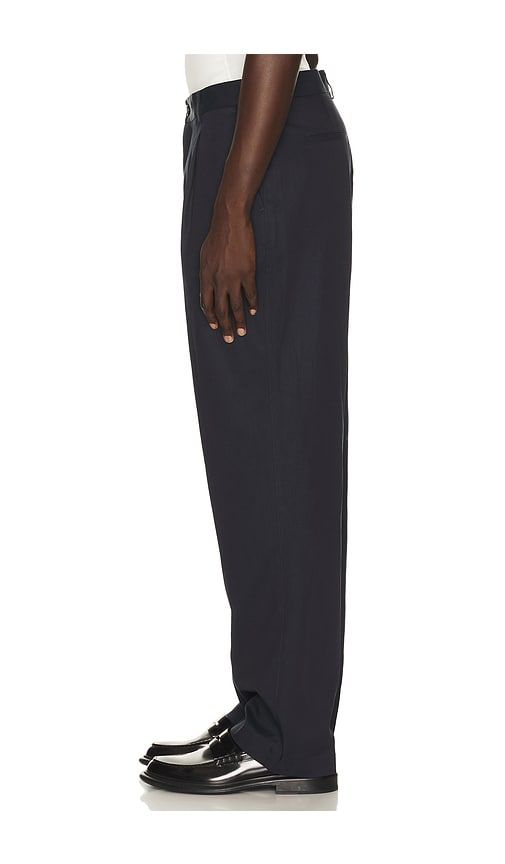 Pleated Twill Suit Pants in Black. - size 30x32 (also in 31x32, 33x32, 34x32, 36x32) - Les Deux - Modalova
