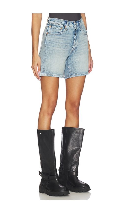 Mid Thigh Short in Blue. - size 24 (also in 25, 26, 27, 28, 29, 30, 31, 32, 33) - LEVI'S - Modalova