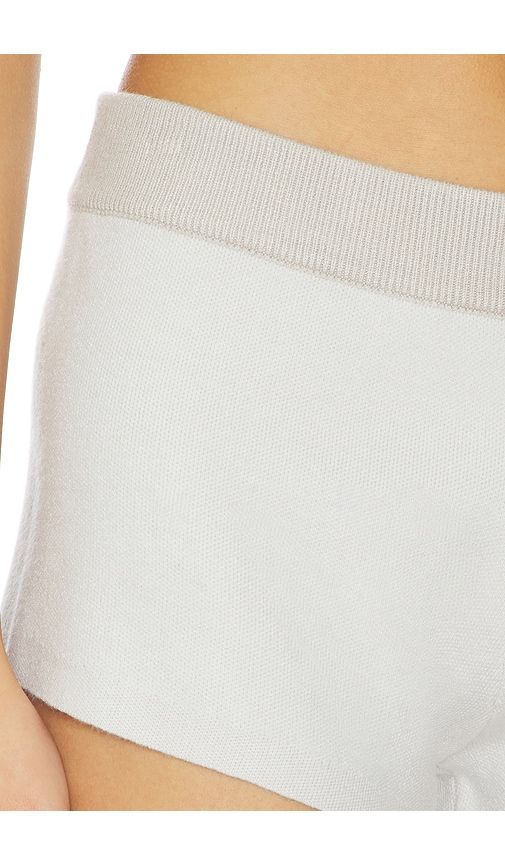 Housewife Knit Short in . Taglia M. Also in S, XS - LIONESS - Modalova