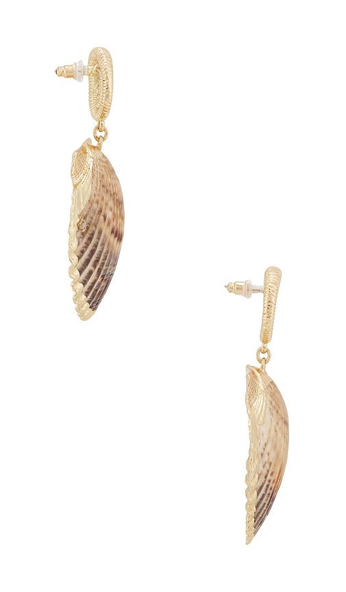 Noelani Shell Earrings in Metallic - Lovers and Friends - Modalova