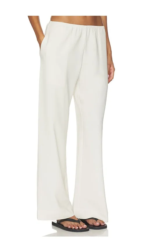 Arielle Pocket Pant in Cream. - size L (also in M, S) - LESET - Modalova