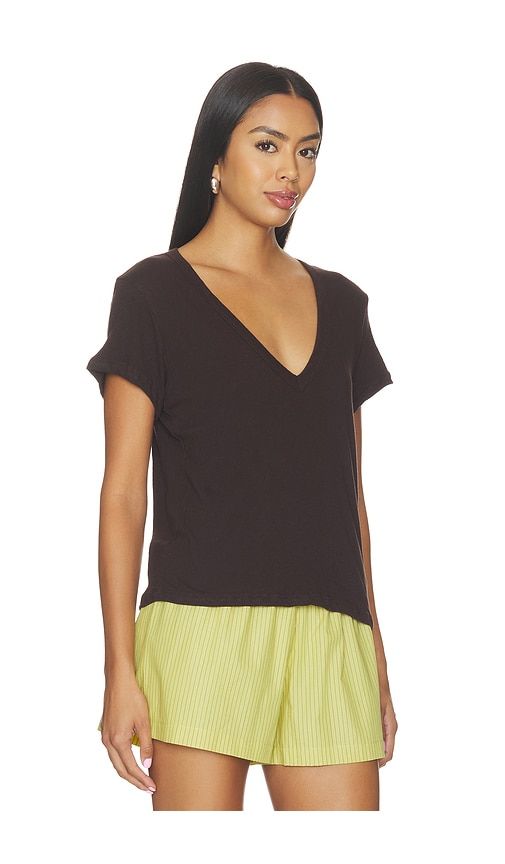 Laura V Neck Tee in . - size M (also in S, XS) - LESET - Modalova