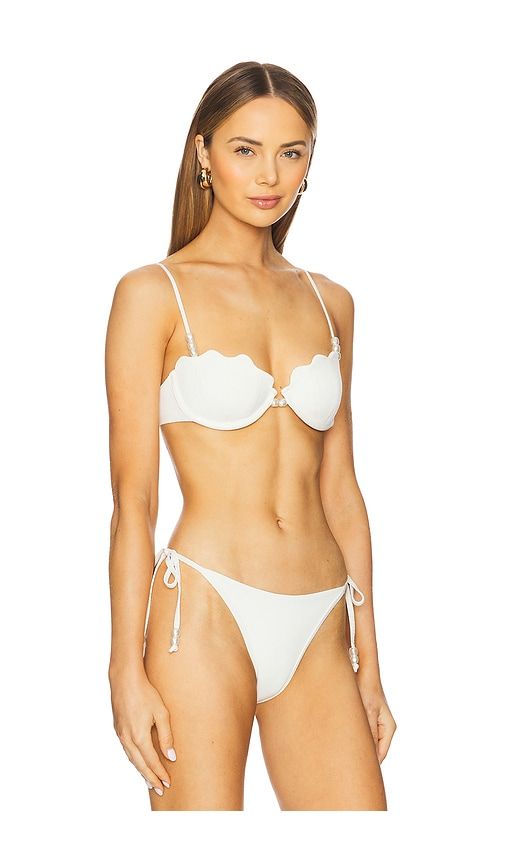 Sunrise Seashell Bikini Top in Ivory. - size L (also in M, S, XL) - LSPACE - Modalova