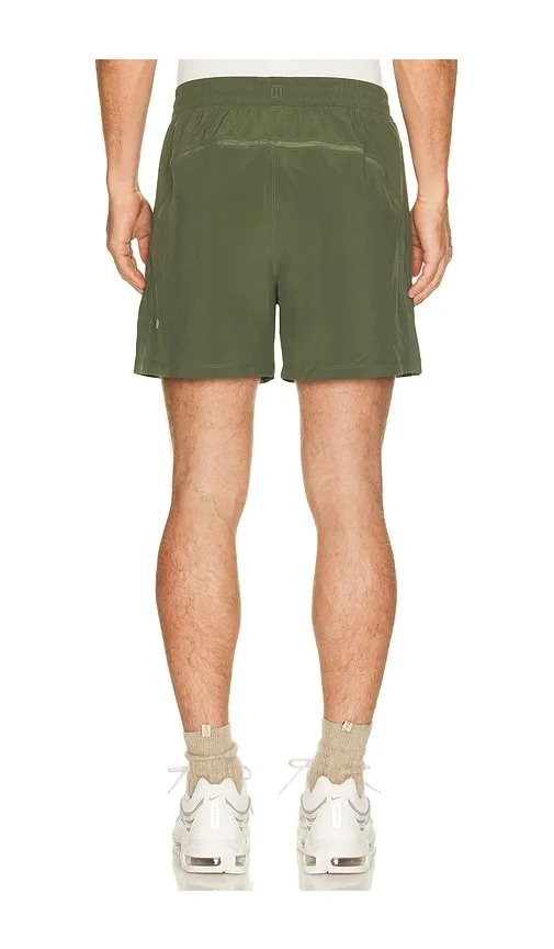 Pace Breaker Short 5 in Green. - size L (also in M, S, XL/1X) - lululemon - Modalova