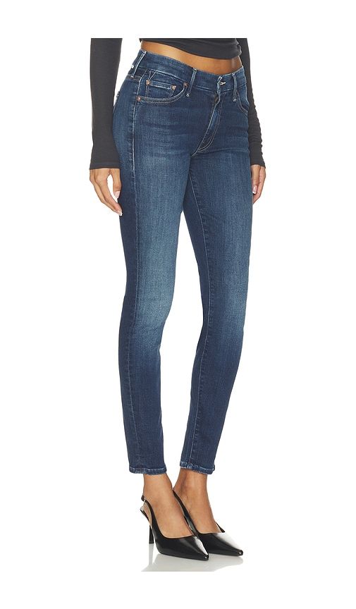 The Down Low Looker Hover Jeans in Blue. - size 23 (also in 24, 25, 26, 27, 28, 29, 30, 32, 33, 34) - MOTHER - Modalova