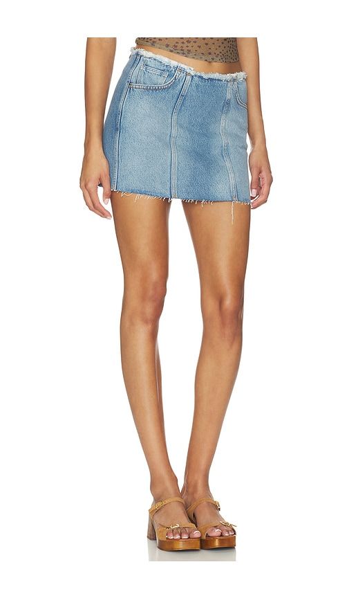 The Chip Clip Mini Fray Skirt in Blue. - size 24 (also in 26) - MOTHER - Modalova