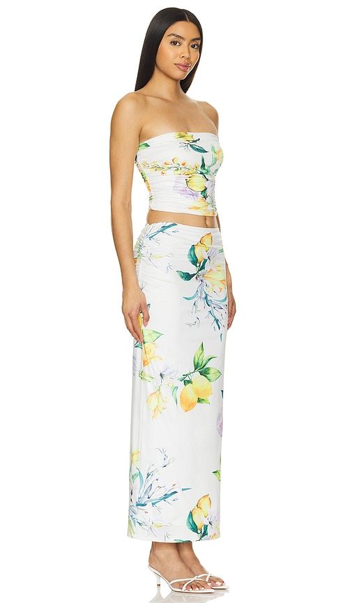 Kassandra Maxi Skirt Set in White. - size S (also in XL) - MORE TO COME - Modalova