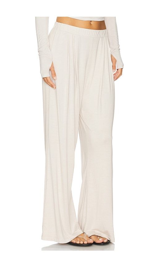 Vox Pleated Pant in Ivory. - size L (also in S, XL) - Michael Lauren - Modalova