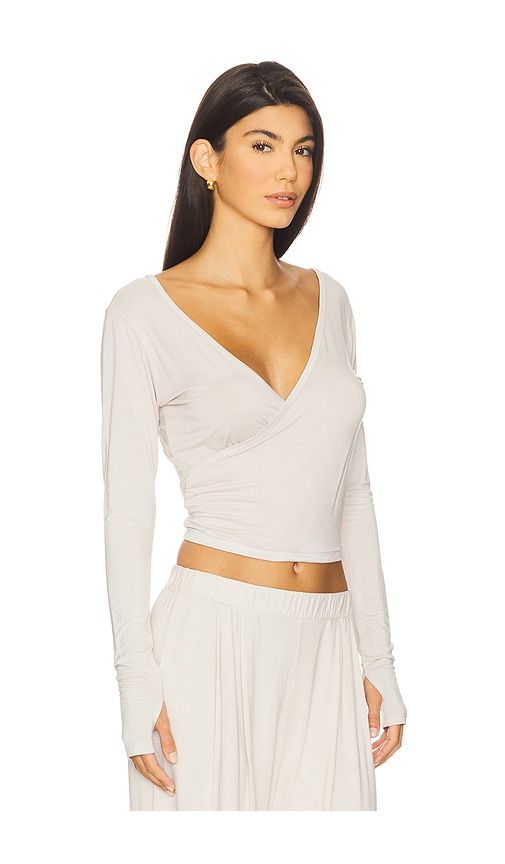 Aziel Long Sleeve Cross Front Tee in Ivory. - size M (also in S) - Michael Lauren - Modalova