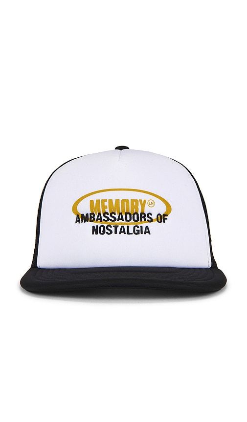 Oval Text Trucker Cap in - Memory Lane - Modalova