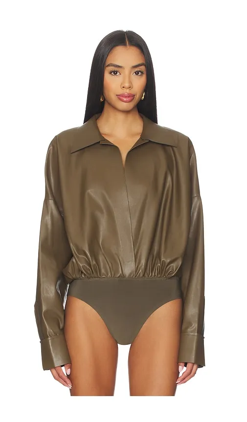 Super Oversized Boyfriend Shirt Bodysuit in Dark Green. - size S (also in XS) - Norma Kamali - Modalova