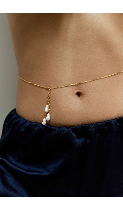 X REVOLVE Baroque Belly Chain in Metallic - NAiiA - Modalova