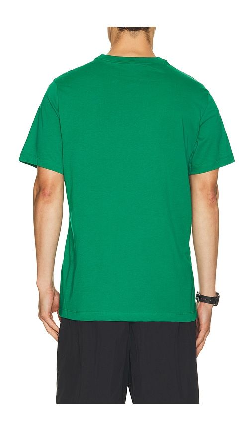 Nsw Tee STD Celebrate Sport in Green. - size L (also in M, S, XL/1X, XS) - Nike - Modalova