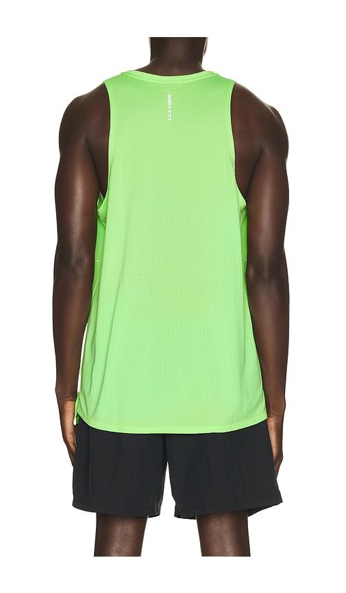 Aero Fit Stride Tank in Yellow. - size L (also in M, S, XL/1X) - Nike - Modalova
