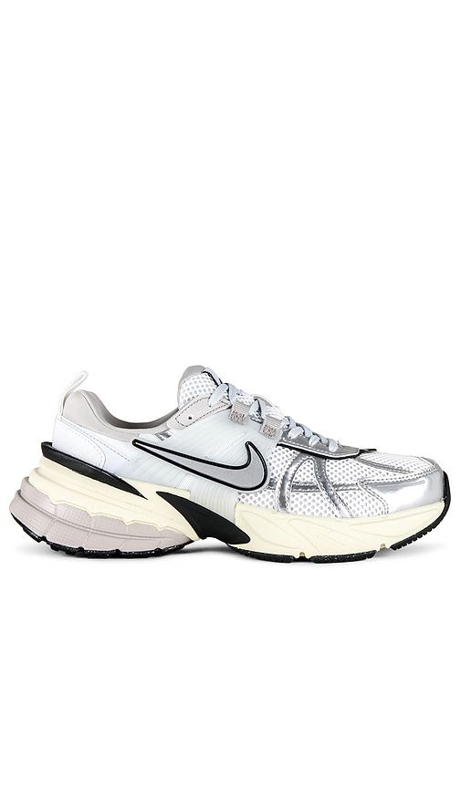 V2K Run. - size M13 (also in M10 / W11.5, M10.5 / W12, M11 / W12.5, M11.5 / W13, M12 / W13.5, M14, M8.5 / W10, M9 / W10.5, M9.5 / W11) - Nike - Modalova