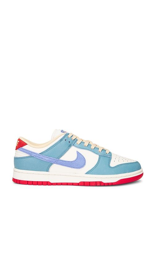 Dunk Low Prm in White. - size 10.5 (also in 11, 11.5, 12, 12.5, 13, 9, 9.5) - Nike - Modalova