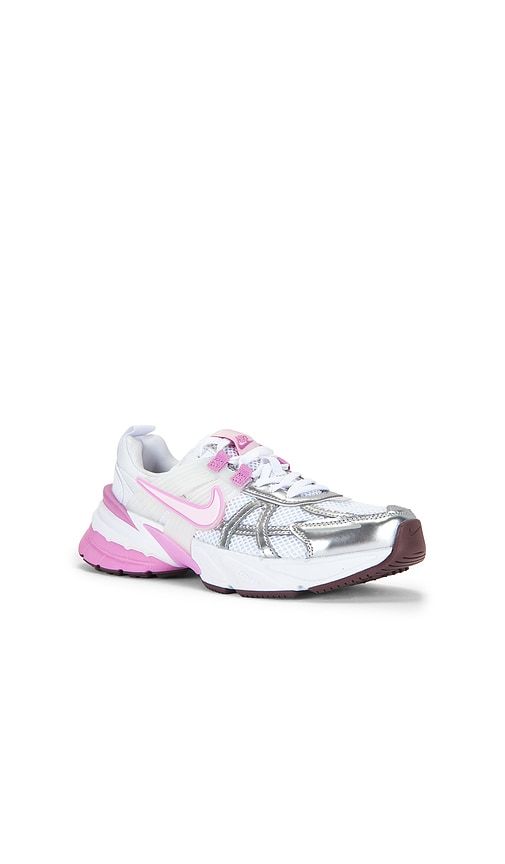 V2K Run Sneaker in Pink,White. - size 10 (also in 10.5, 11, 5.5, 6, 6.5, 7, 7.5, 8, 8.5, 9, 9.5) - Nike - Modalova