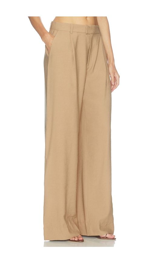 Alexis Trouser in Beige. - size L (also in S, XS) - Nonchalant Label - Modalova
