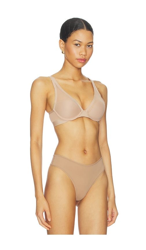 True Zen Plunge T-shirt Bra in Neutral. - size 32A (also in 32C, 32DD, 34A, 36A, 36B, 38B, 38C) - Natori - Modalova