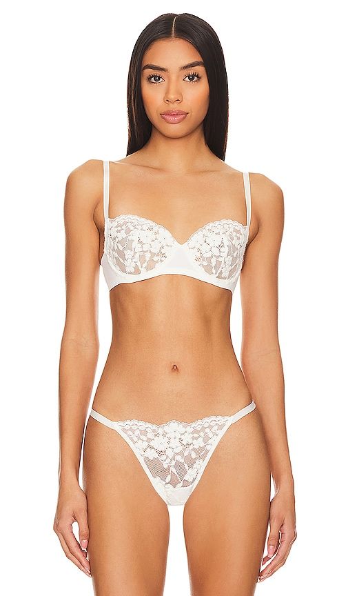 Plush Romance Balconette Bra in Ivory. - size 32C (also in 32D, 34B, 34C, 34D, 36B, 36C, 36D) - Natori - Modalova