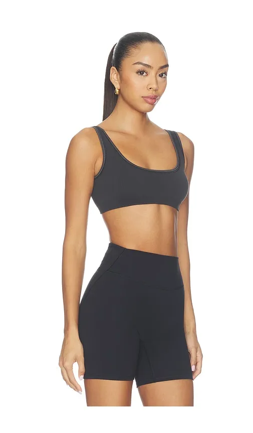 Micro Scoop Bra in Black. - size S (also in M, L) - NikeSKIMS - Modalova