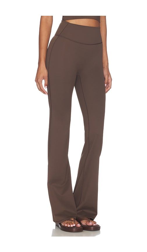 Matte Slim Flare Pant in Brown. - size L (also in M, S, XXS) - NikeSKIMS - Modalova