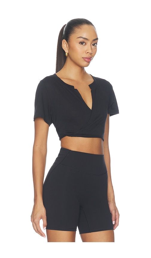 Crop Shortsleeve Top in Black. - size S (also in XL, XS) - NikeSKIMS - Modalova