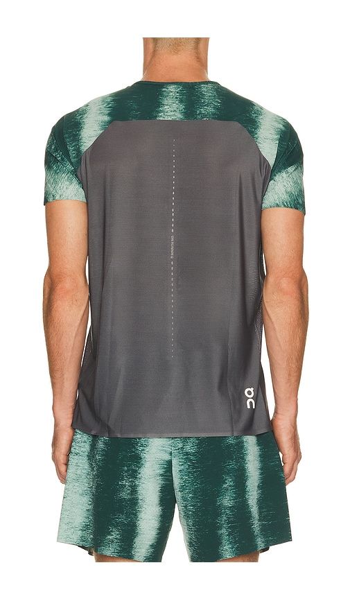 Performance-T Terra in Green. - size L (also in XL/1X) - On - Modalova