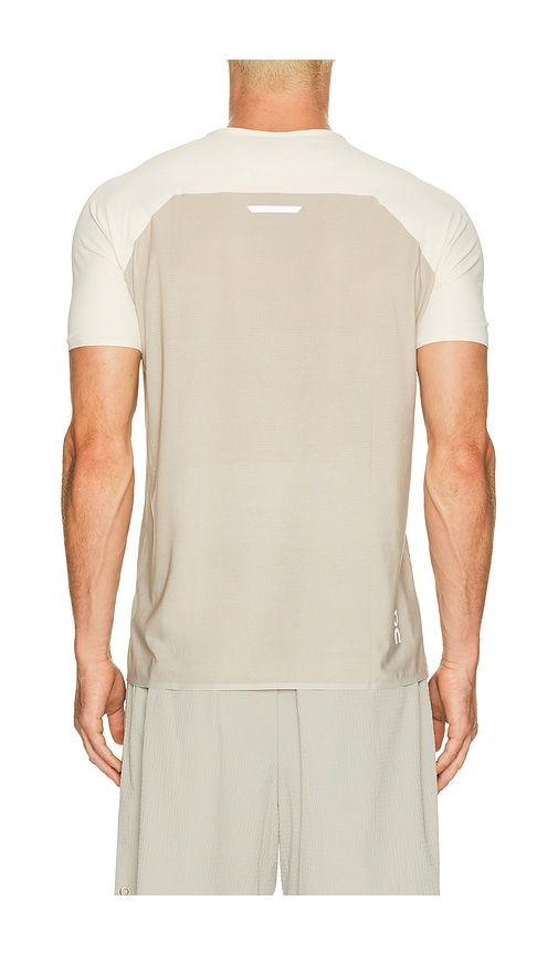 Performance-T in Cream. - size L (also in M, S, XL/1X, XS, XXL/2X) - On - Modalova