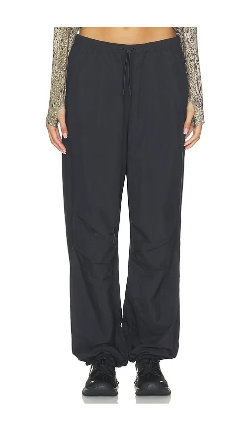 X Zendaya Ruched Lightweight Pant in . - size L (also in M) - On - Modalova