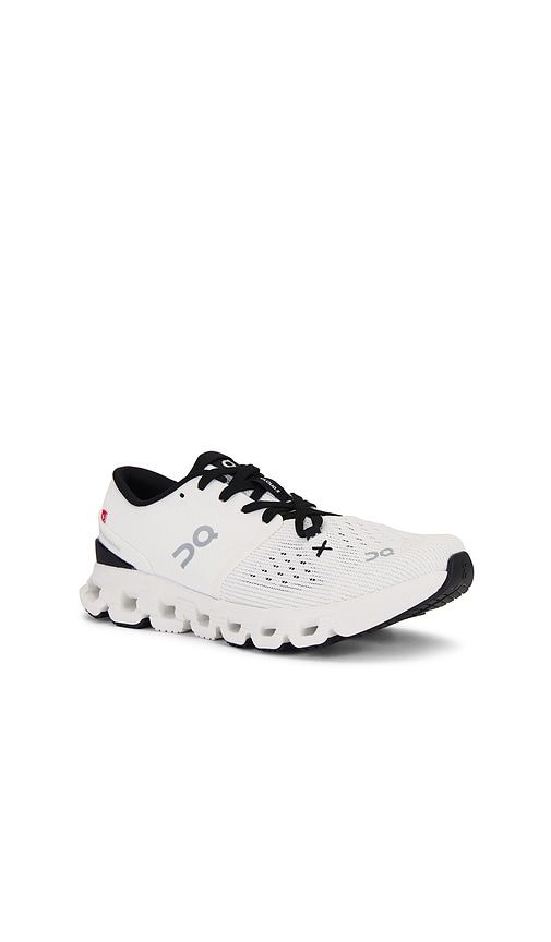 Cloud X 4 Sneaker in White. - size 5 (also in 5.5) - On - Modalova
