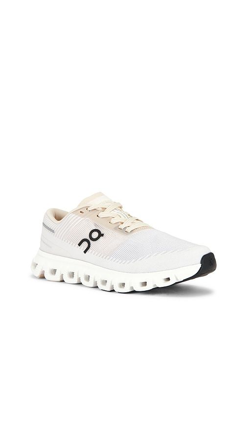 Cloud 6 Push Sneaker in White. - size 6 (also in 7, 8.5, 9.5) - On - Modalova
