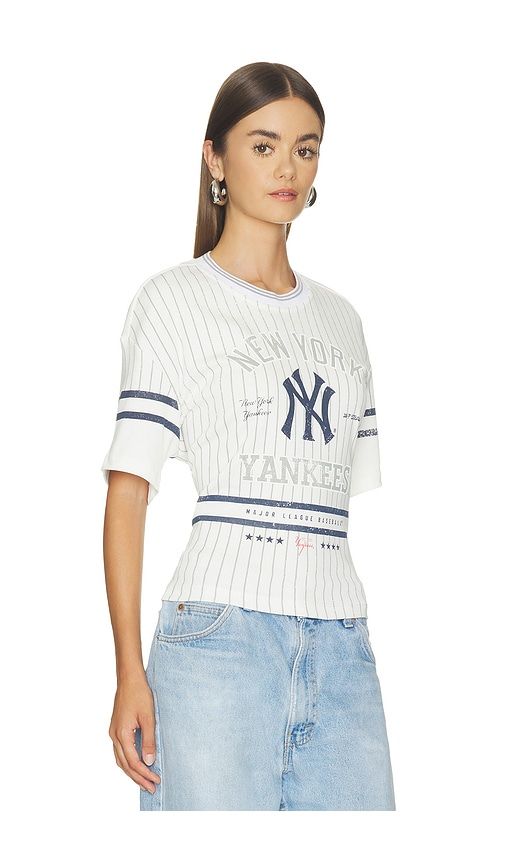 Lace-back Graphic Tee in White. - size M (also in S) - Off Season - Modalova