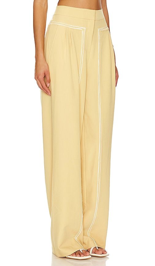 Tracey Pant in Yellow. - size L (also in XL) - OSIS STUDIO - Modalova