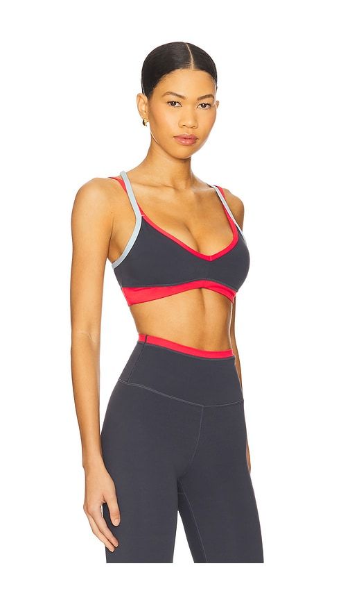 Paramount Sports Bra in Navy. - size M (also in S, XL/1X, XS) - P.E Nation - Modalova