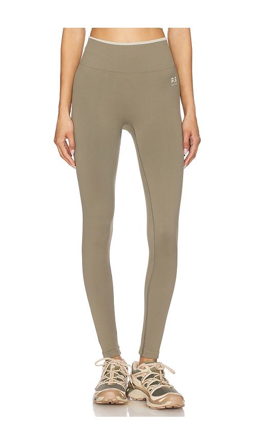 Restore Seamless Legging in Olive. - size L (also in M) - P.E Nation - Modalova