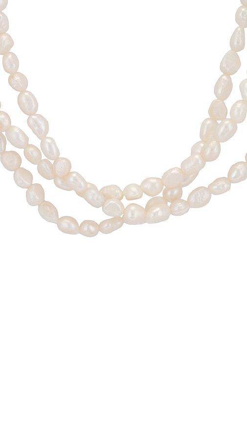 Bloom Necklace in Ivory - petit moments - Modalova