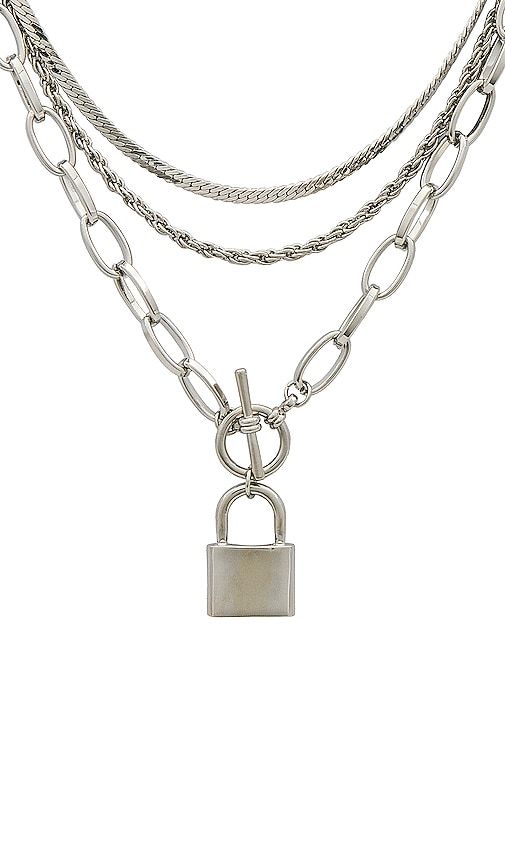 Stronger Necklace in Metallic - petit moments - Modalova