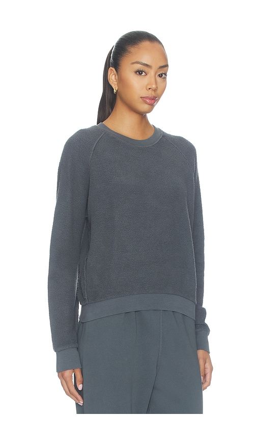 Ziggy Inside Out Fleece Long Sleeve Shrunken Crewneck Sweatshirt in Grey. - size S (also in XS) - perfectwhitetee - Modalova