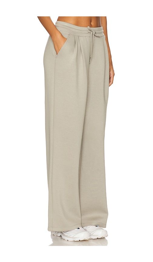 Alessa Sweatpant in Sage. - size L (also in XL) - Port de Bras - Modalova