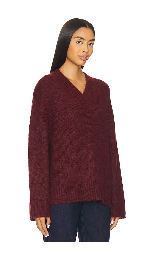 Talia Chunky V-Neck Long Sleeve Sweater in Wine. - size L (also in M) - PISTOLA - Modalova