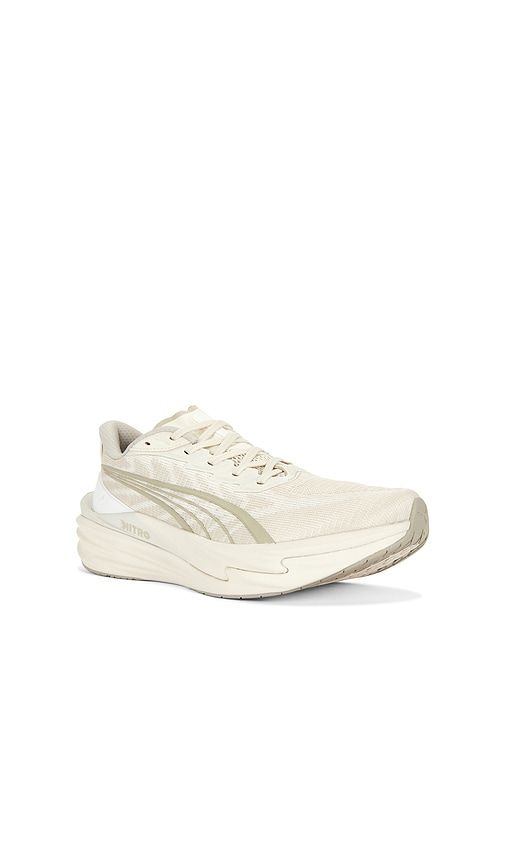 Deviate Nitro 4 Sneaker in White. - size M13 (also in M10 / W11.5, M10.5 / W12, M11 / W12.5, M11.5 / W13, M12 / W13.5, M14, M9 / W10.5, M9 - Puma Select - Modalova
