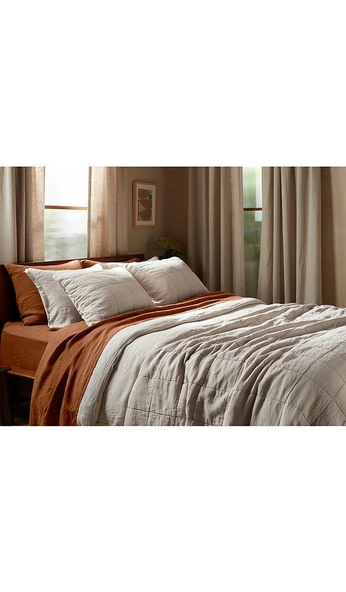 Linen Box Quilted Sham Set in White. - size STANDARD (also in ) - Parachute - Modalova