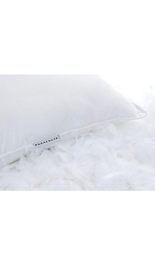Medium Down Alternative Pillow in White. - size STANDARD (also in ) - Parachute - Modalova