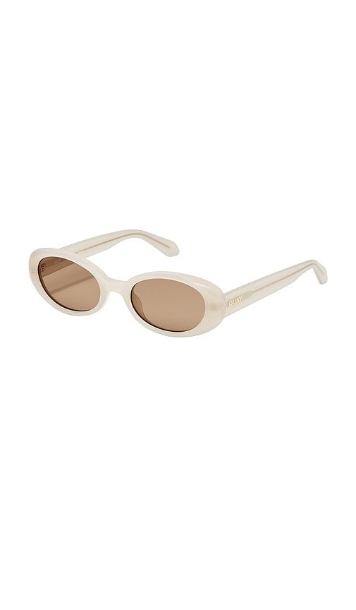 Quay Felt Cute Sunglasses in White - Quay - Modalova