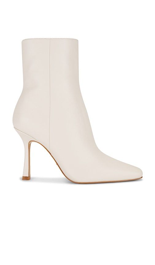 Path Boot in Ivory. - size 10 (also in 8, 9, 9.5) - RAYE - Modalova