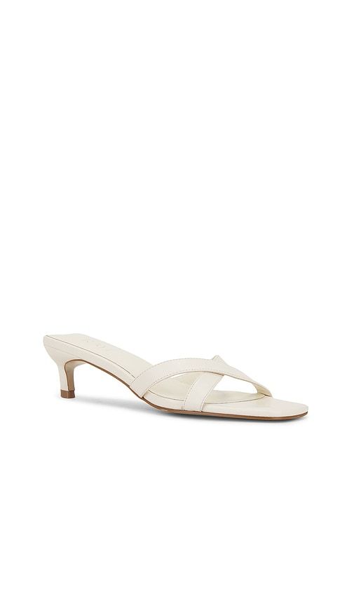 Shea Sandal in Ivory. - size 8 (also in 8.5, 9, 9.5) - RAYE - Modalova
