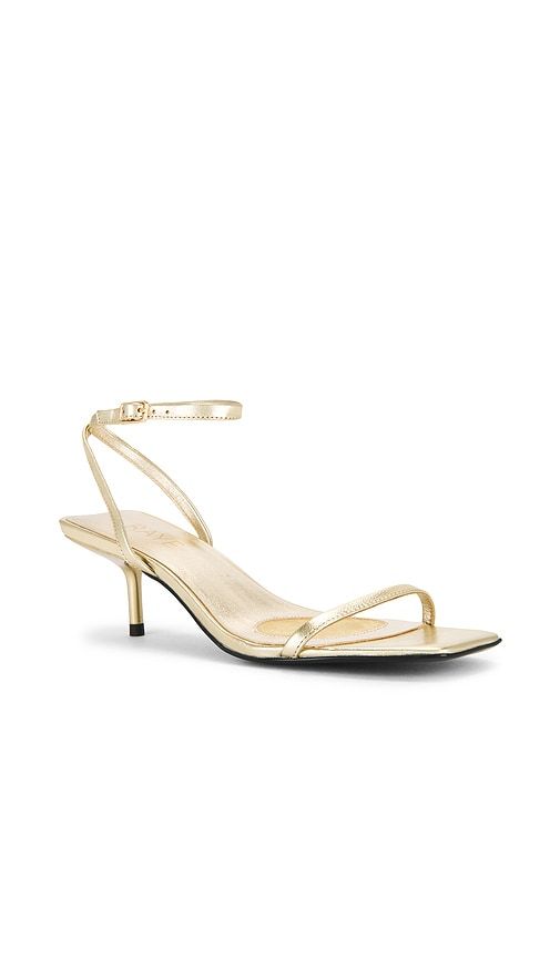 Misty Sandal in Metallic Gold. - size 6.5 (also in 7) - RAYE - Modalova