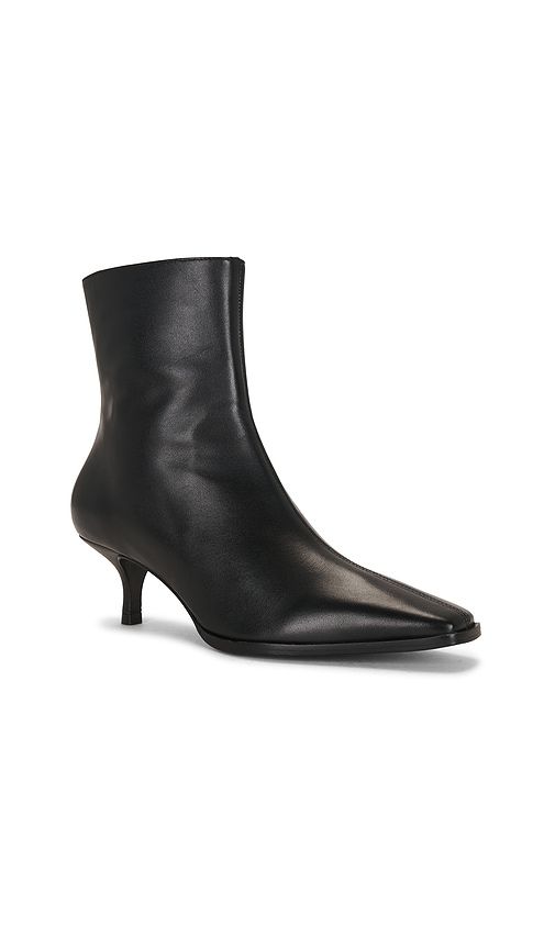 Zoya Bootie in . - size 10 (also in 5.5, 6, 6.5, 7, 7.5, 8, 8.5, 9, 9.5) - RAYE - Modalova